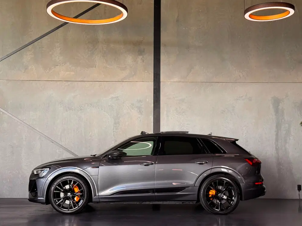 Audi e-tron 55 S uit 2021, foto 2