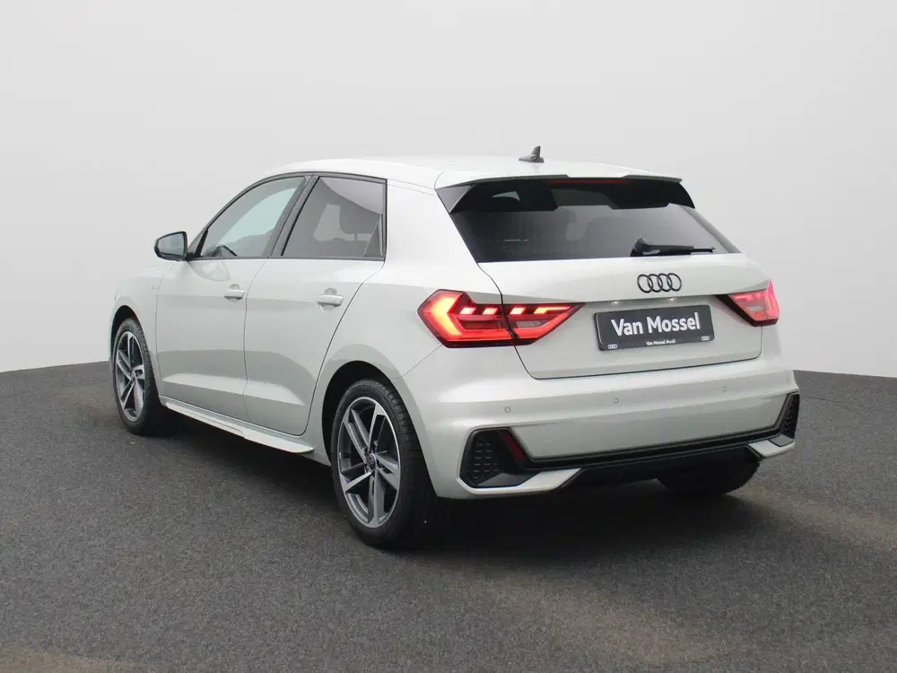 Audi A1 25 TFSI S edition l Adaptive cruise contro uit 2025, foto 3