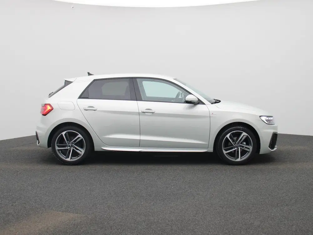 Audi A1 25 TFSI S edition l Adaptive cruise contro uit 2025, foto 6