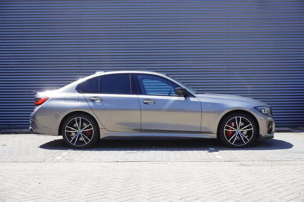 BMW 3-serie Sedan 330e uit 2021, foto 4