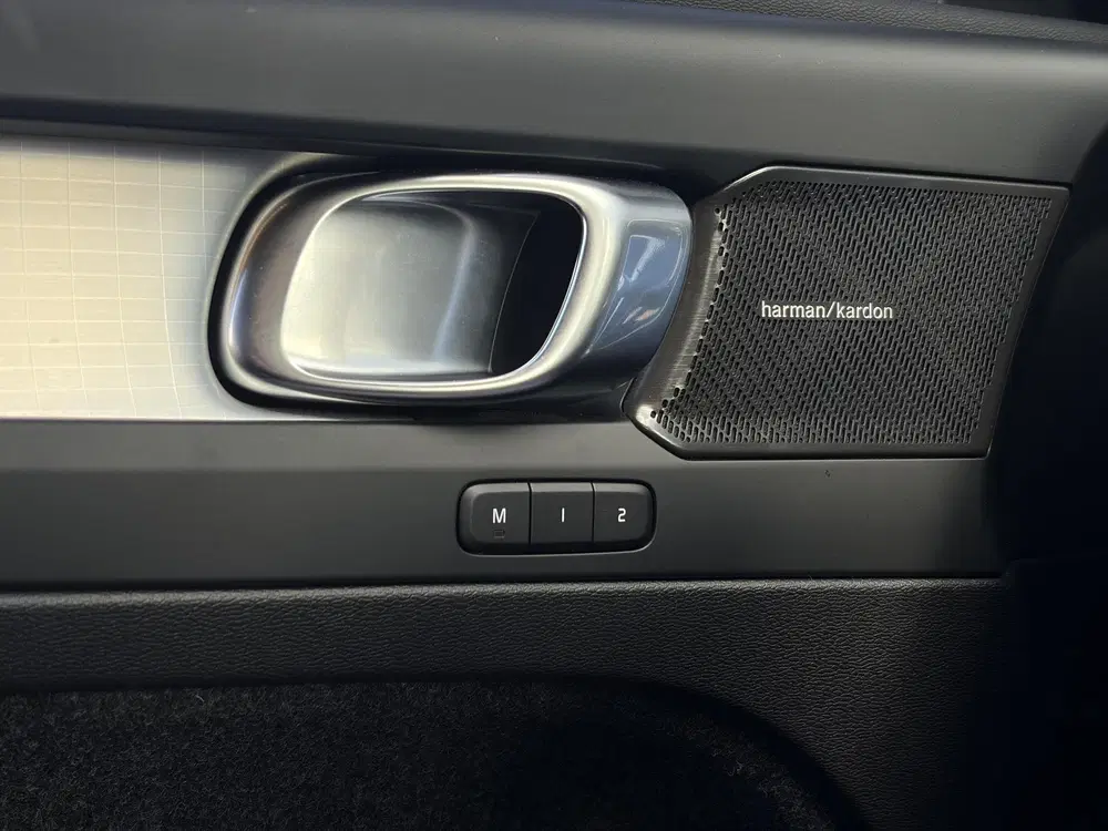Volvo XC40 2.0 B4 Plus Dark uit 2026, foto 12