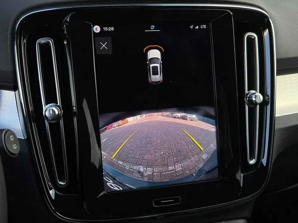 Volvo XC40 2.0 B4 Plus Dark uit 2026, foto 14