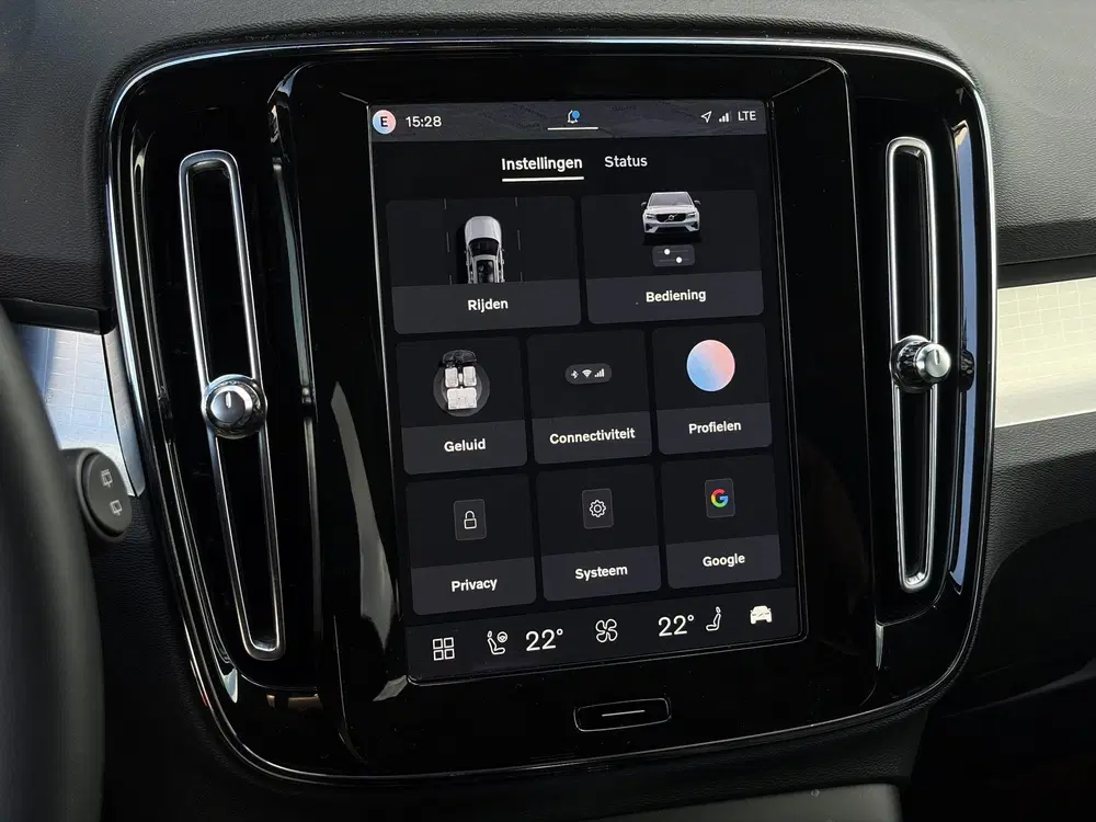 Volvo XC40 2.0 B4 Plus Dark uit 2026, foto 15