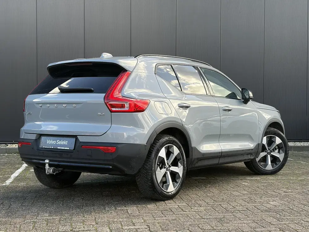 Volvo XC40 2.0 B4 Plus Dark uit 2026, foto 3
