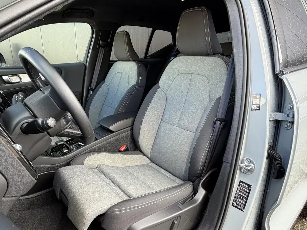 Volvo XC40 2.0 B4 Plus Dark uit 2026, foto 5