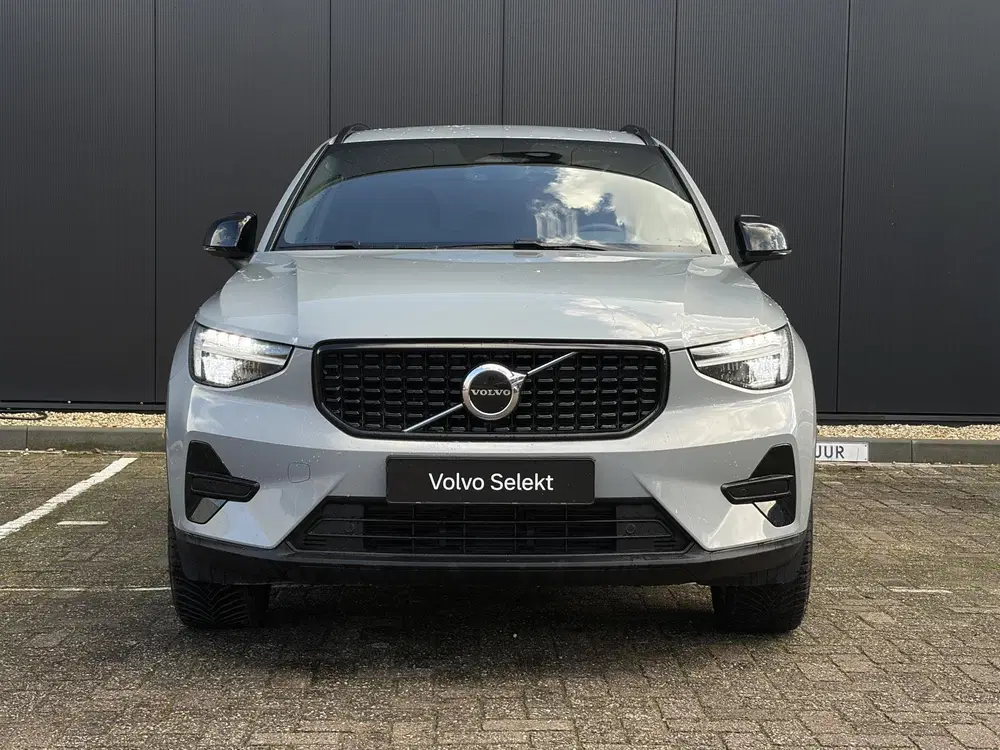Volvo XC40 2.0 B4 Plus Dark uit 2026, foto 8