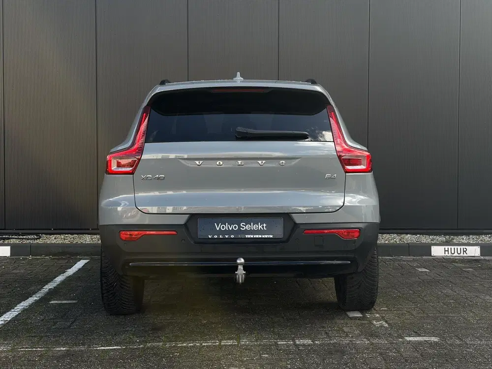 Volvo XC40 2.0 B4 Plus Dark uit 2026, foto 9