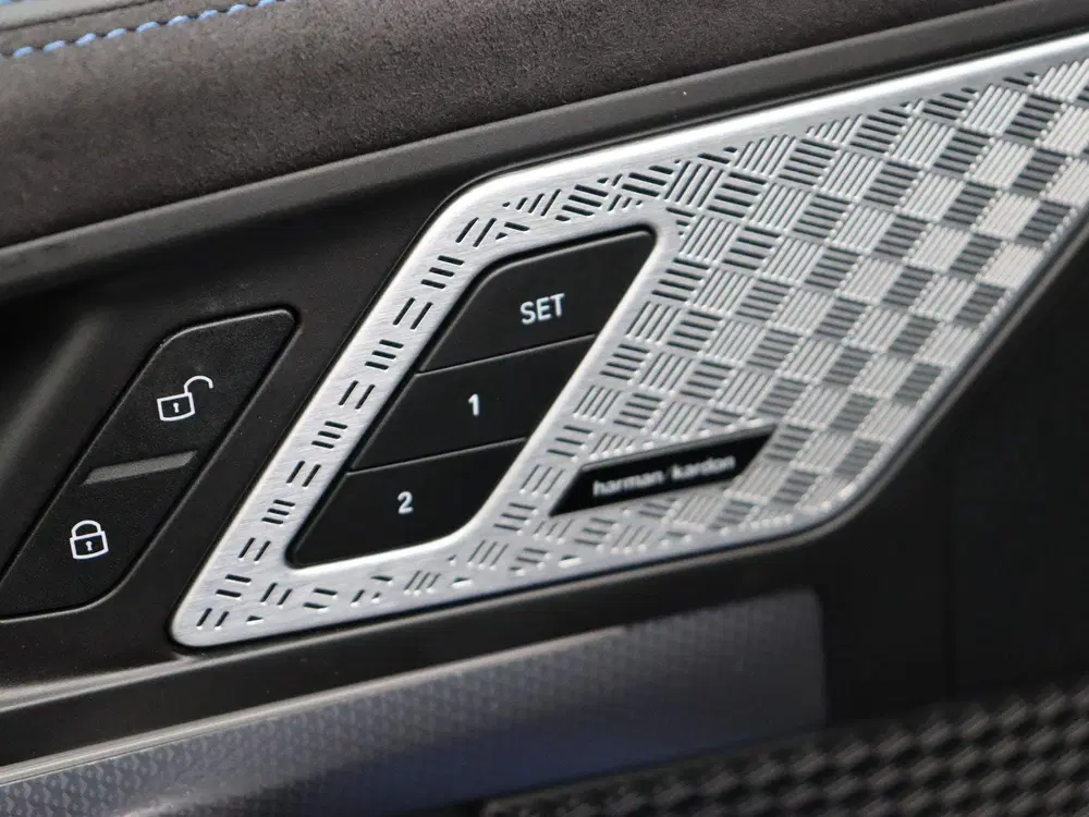 BMW iX2 xDrive30 M Sportpakket Pro uit 2024, foto 14