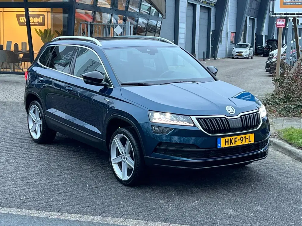 Skoda Karoq 1.5 TSI ACT DSG-7 125 YEARS EDITION LED NA uit 2020, foto 2