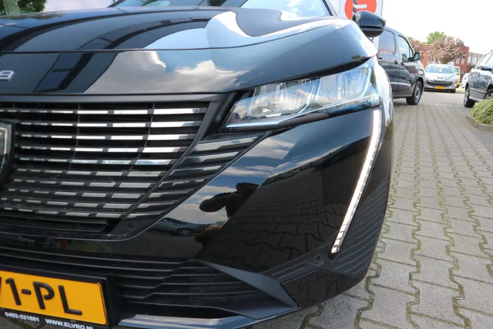 Peugeot 308 1.2 PureTech Allure Pack 130PK LEDER CAMER uit 2021, foto 6