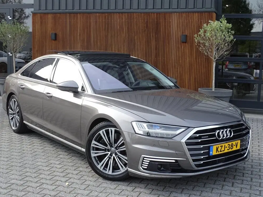 Audi A8 60 TFSie 462PK S-Line uit 2019, foto 2