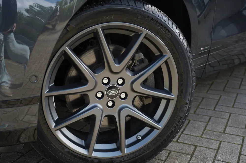 Land Rover Range Rover Velar 2.0 P400e R-Dynamic PANO uit 2021, foto 13