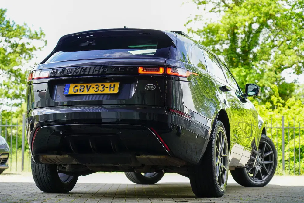 Land Rover Range Rover Velar 2.0 P400e R-Dynamic PANO uit 2021, foto 5