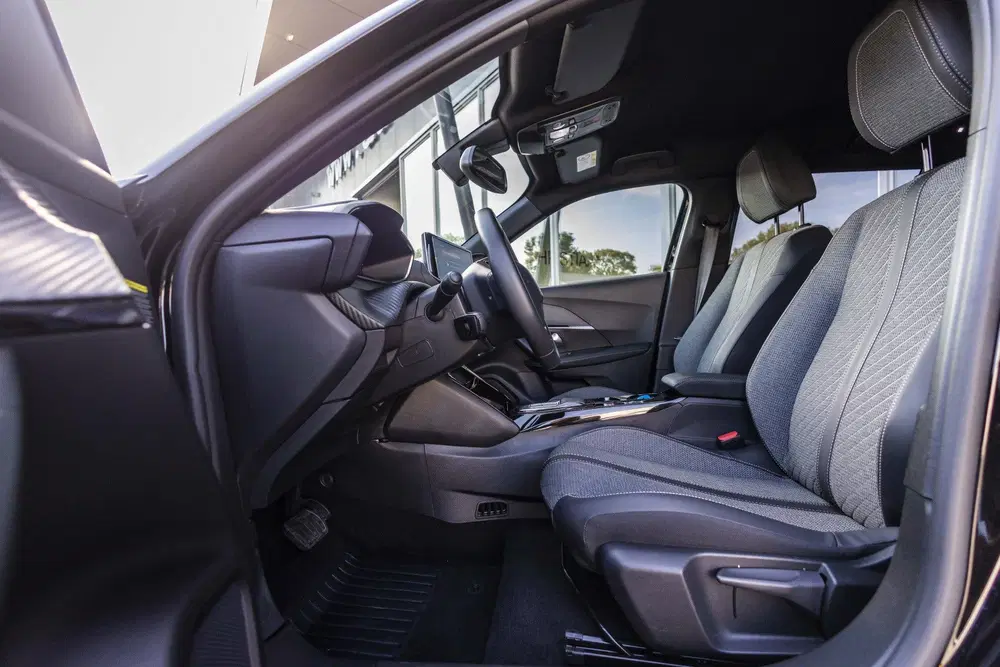 Peugeot 2008 EV Active Pack 50 kWh uit 2025, foto 9