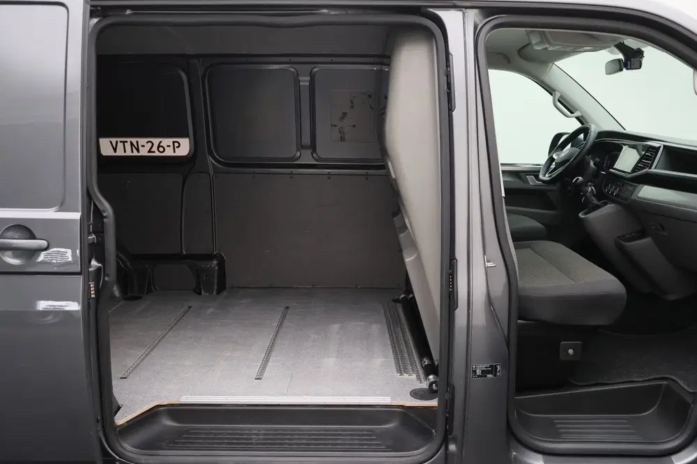 Volkswagen Transporter 2.0 TDI L2H1 28 Bulli 3-Zits uit 2023, foto 11