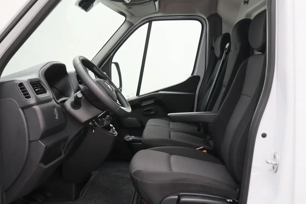 Renault Master T35 2.3 dCi 180 L2H2 3-Zits uit 2024, foto 10