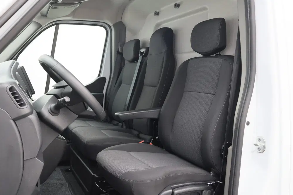Renault Master T35 2.3 dCi 180 L2H2 3-Zits uit 2024, foto 9