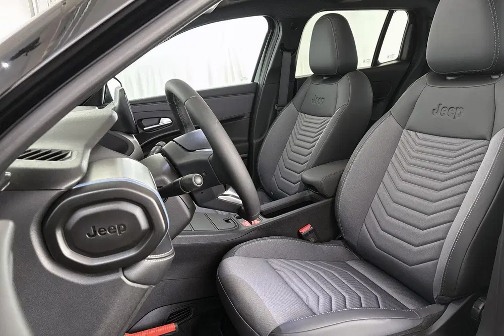 Jeep Avenger Summit 54 kWh Panoramadak Stoelverwarming uit 2026, foto 6