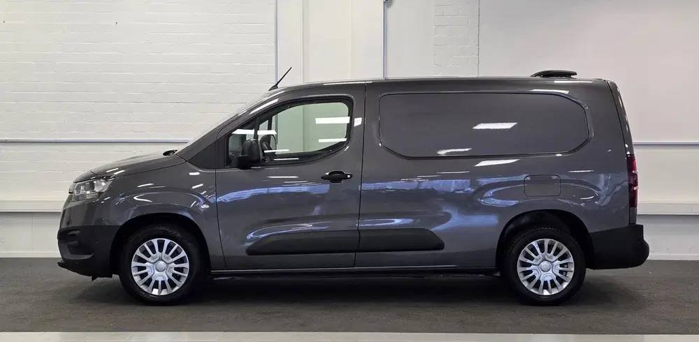 Toyota Proace City 1.2 Turbo Professional Long Trekhaak Navi uit 2021, foto 3