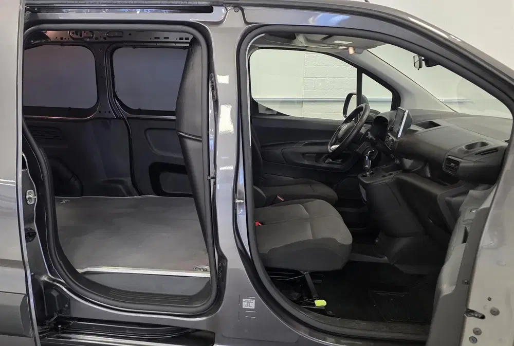 Toyota Proace City 1.2 Turbo Professional Long Trekhaak Navi uit 2021, foto 7