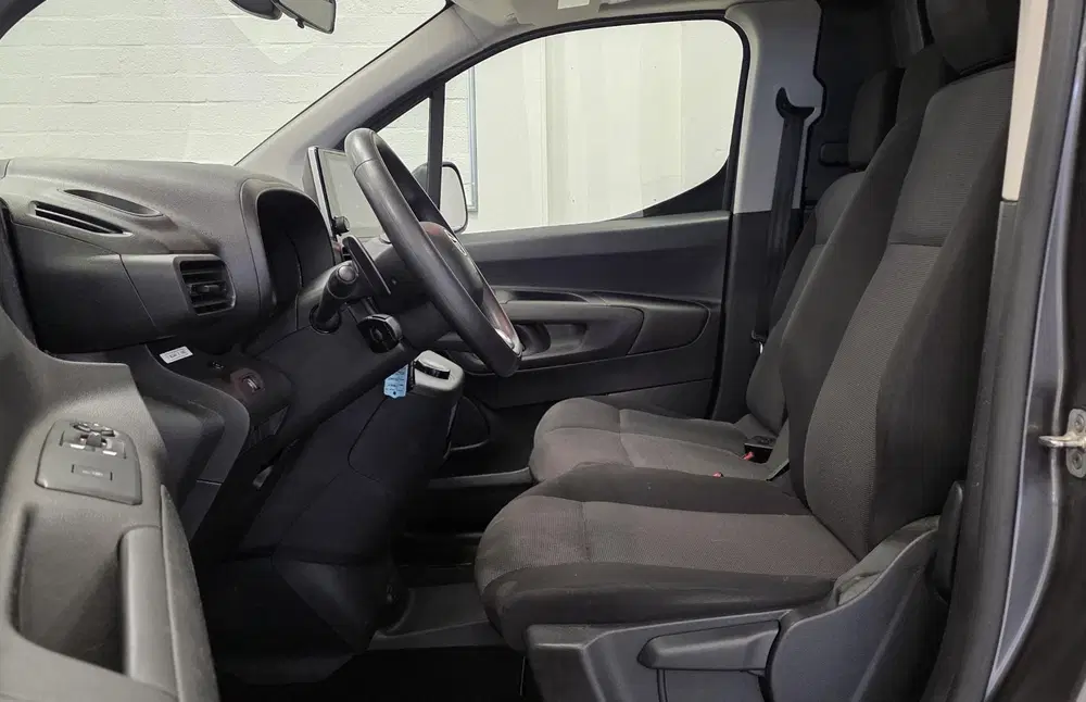 Toyota Proace City 1.2 Turbo Professional Long Trekhaak Navi uit 2021, foto 9