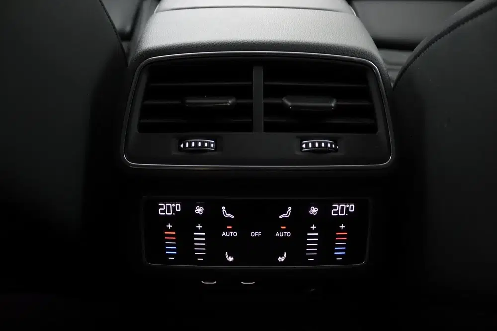 Audi RS6 Avant TFSI quattro uit 2024, foto 6