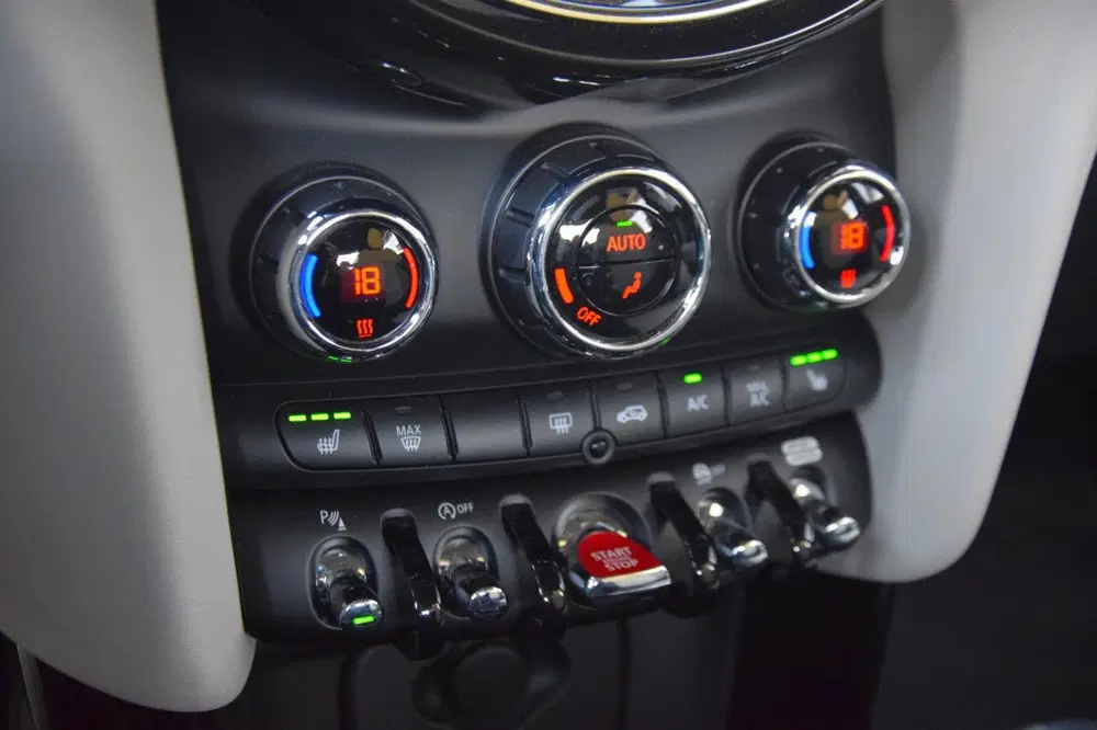 Mini John Cooper Works 1.5 John Cooper Works JCW uit 2022, foto 12