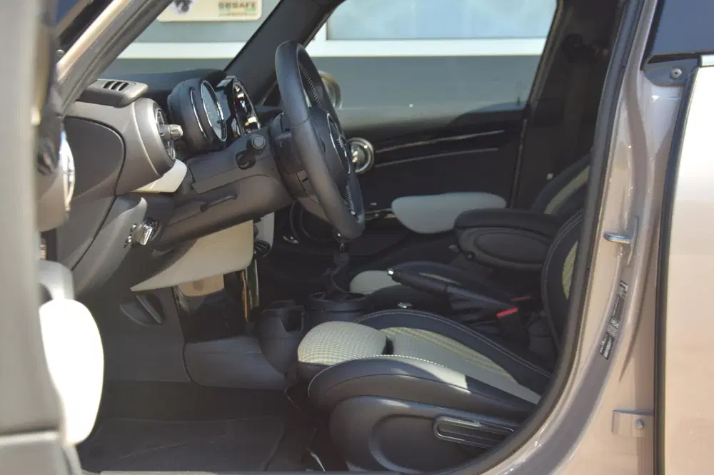 Mini John Cooper Works 1.5 John Cooper Works JCW uit 2022, foto 7