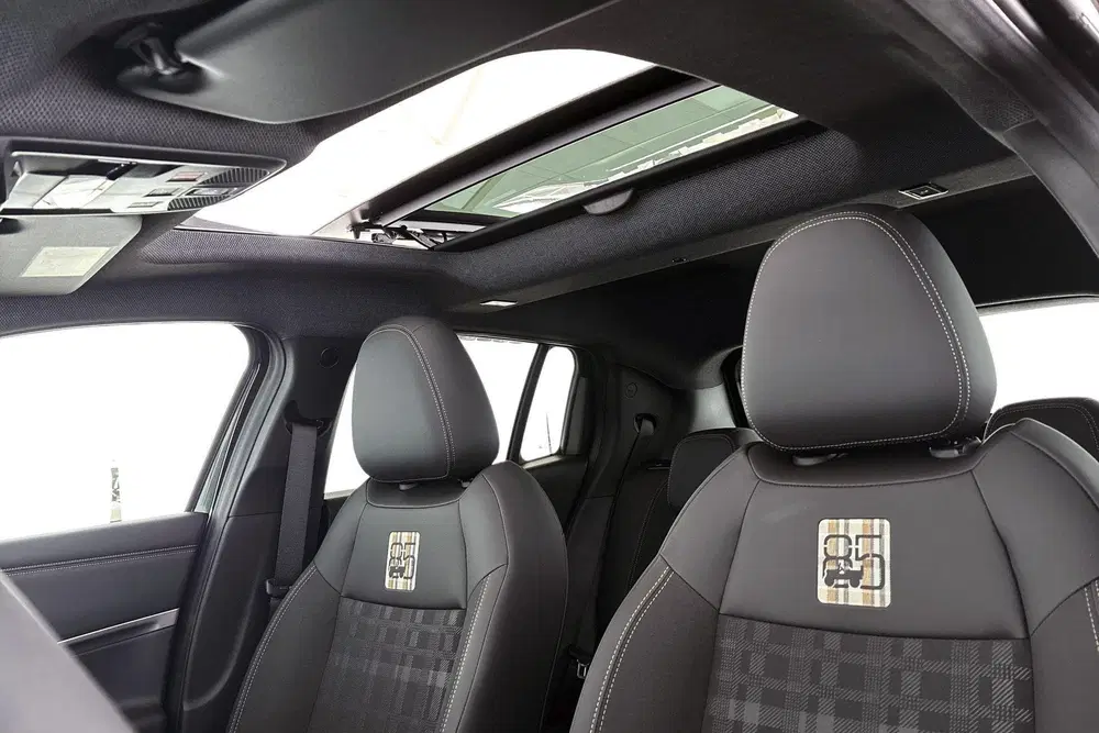 Jeep Avenger 85th Anniversary 54 kWh Panoramadak Stoelv uit 2026, foto 8