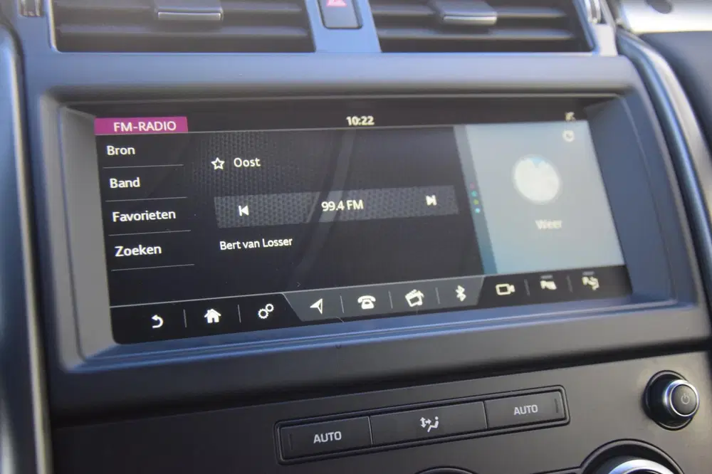 Land Rover Discovery 3.0 Sd6 HSE Luxury TREHAAK uit 2020, foto 11