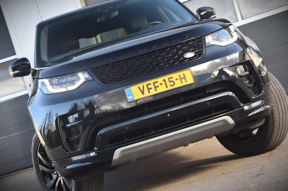 Land Rover Discovery 3.0 Sd6 HSE Luxury TREHAAK uit 2020, foto 3