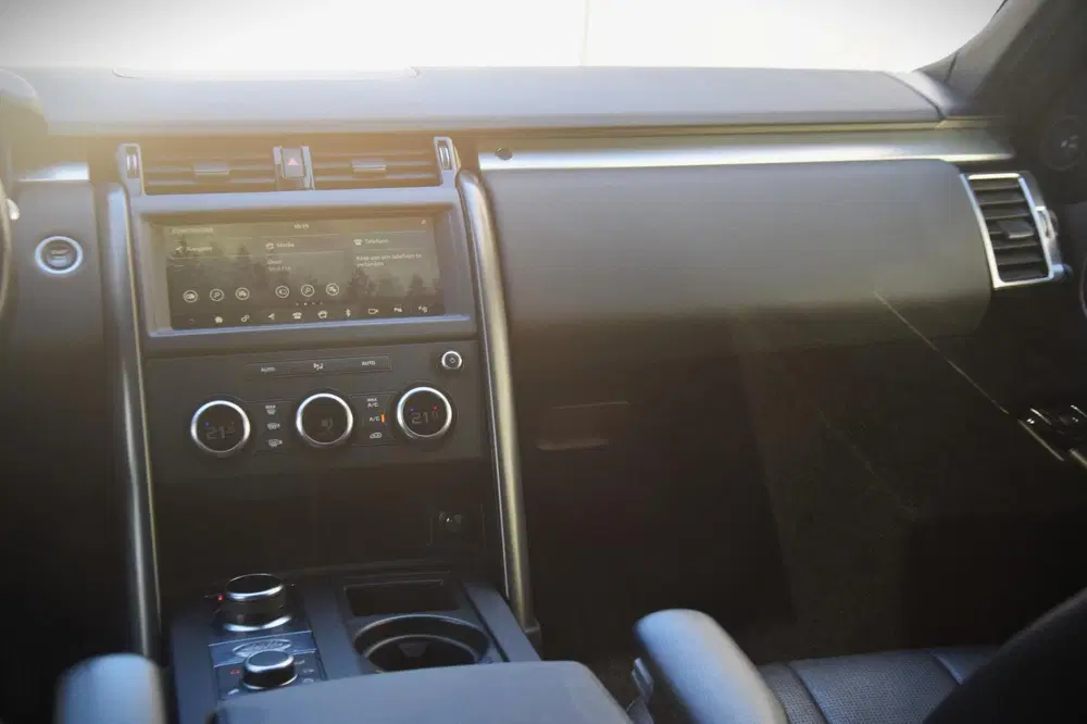 Land Rover Discovery 3.0 Sd6 HSE Luxury TREHAAK uit 2020, foto 8