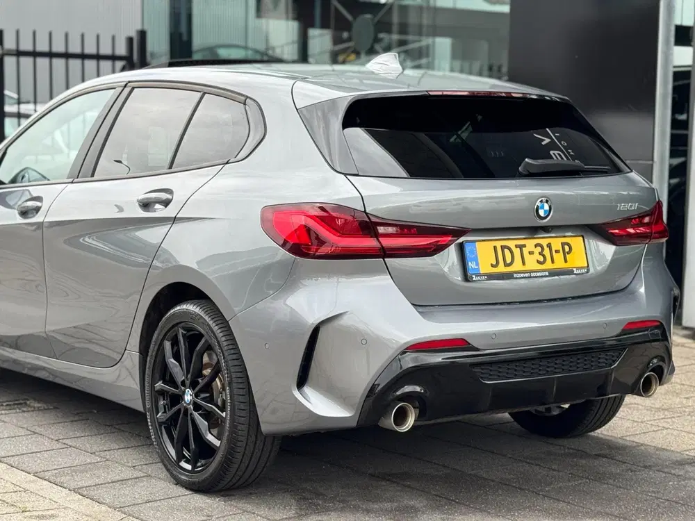 BMW 1-serie 120i M-pakket uit 2023, foto 11