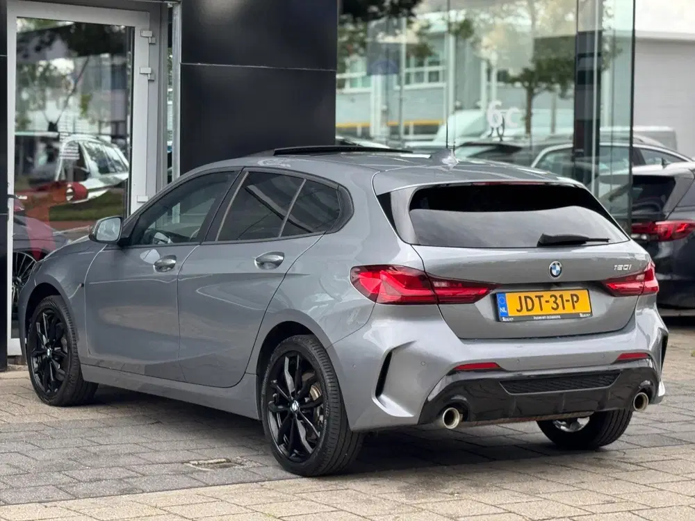 BMW 1-serie 120i M-pakket uit 2023, foto 7