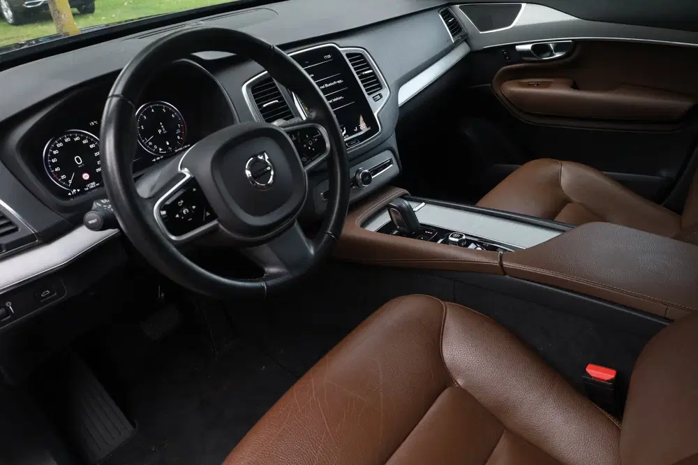 Volvo XC90 2.0 B5 AWD Momentum Pro Aut. uit 2020, foto 2