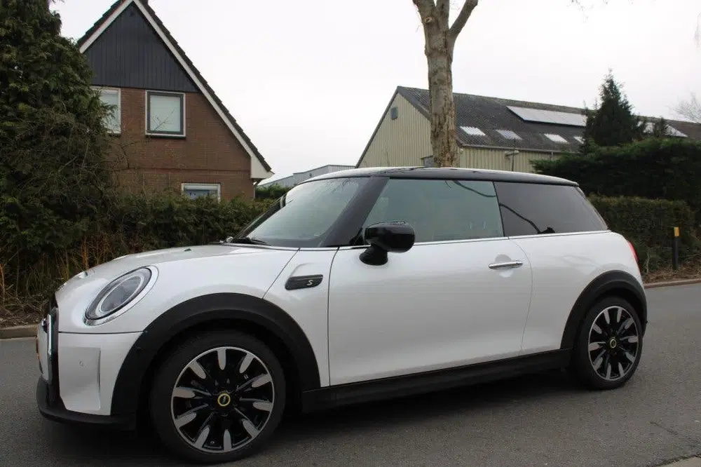 Mini Cooper SE COOPER SE Mini Mini Electric Camden Editio uit 2023