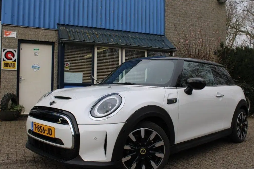 Mini Cooper SE COOPER SE Mini Mini Electric Camden Editio uit 2023, foto 2