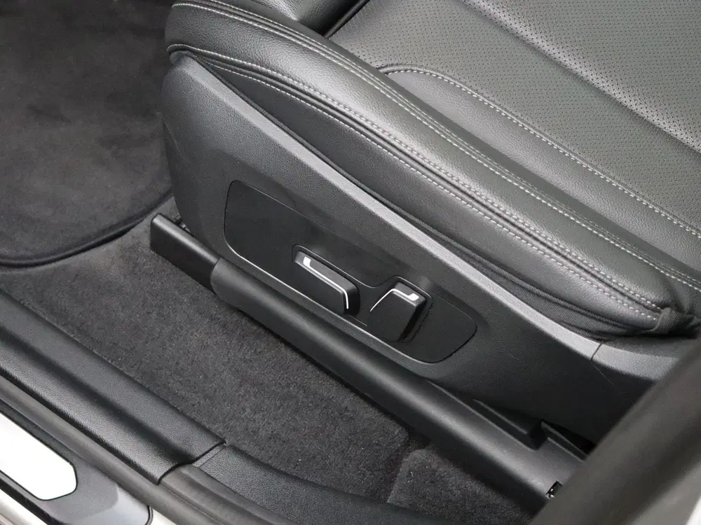 BMW iX3 High Executive 80 kWh SoH 97% uit 2024, foto 12