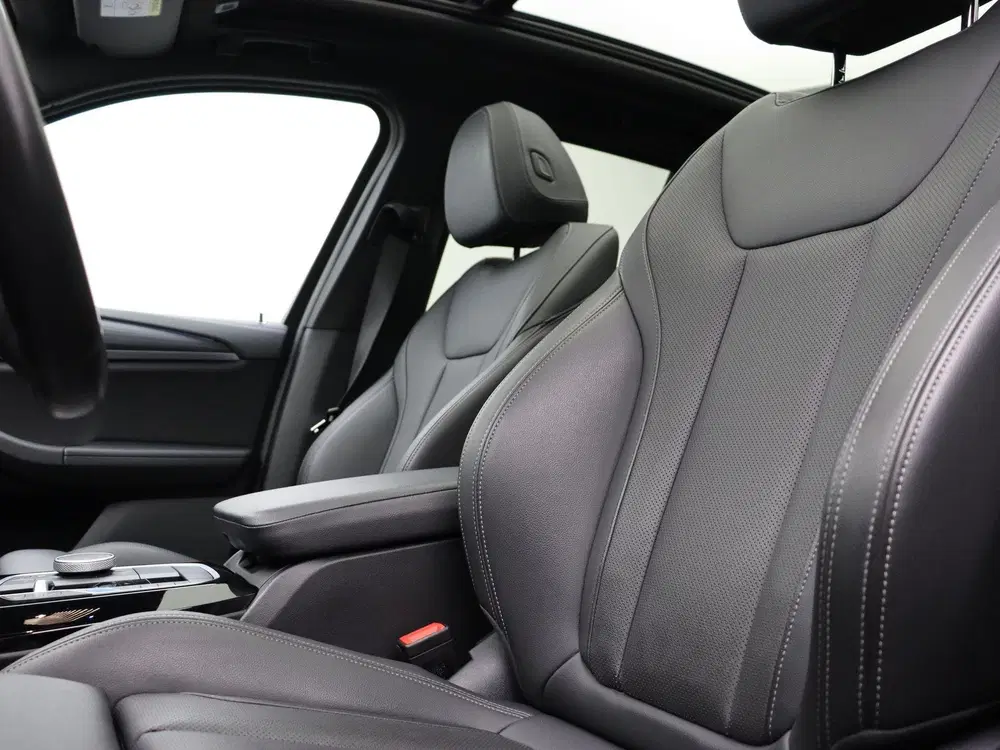 BMW iX3 High Executive 80 kWh SoH 97% uit 2024, foto 13