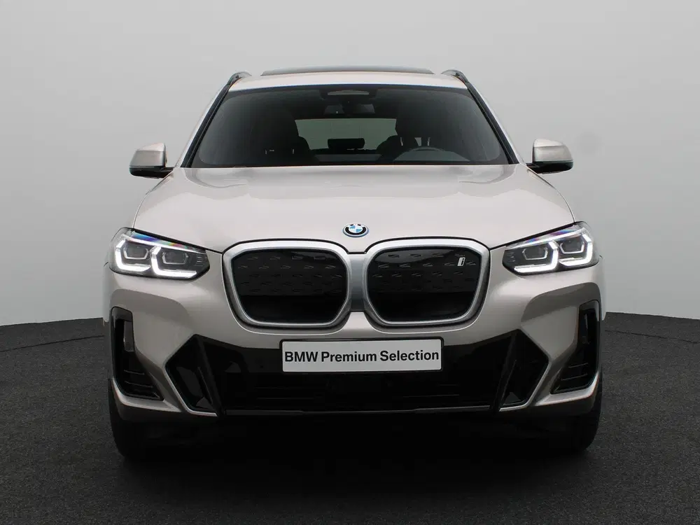 BMW iX3 High Executive 80 kWh SoH 97% uit 2024, foto 3