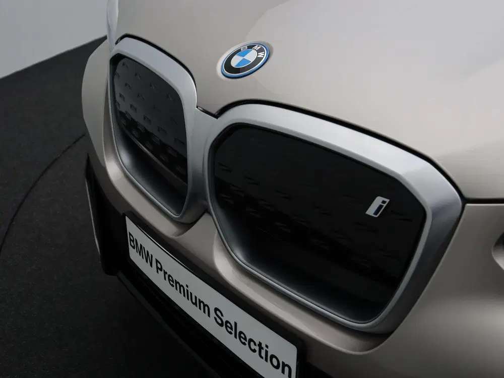 BMW iX3 High Executive 80 kWh SoH 97% uit 2024, foto 7