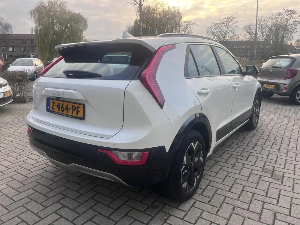 Kia Niro DynamicLine 64.8 kWh Nav uit 2024, foto 2