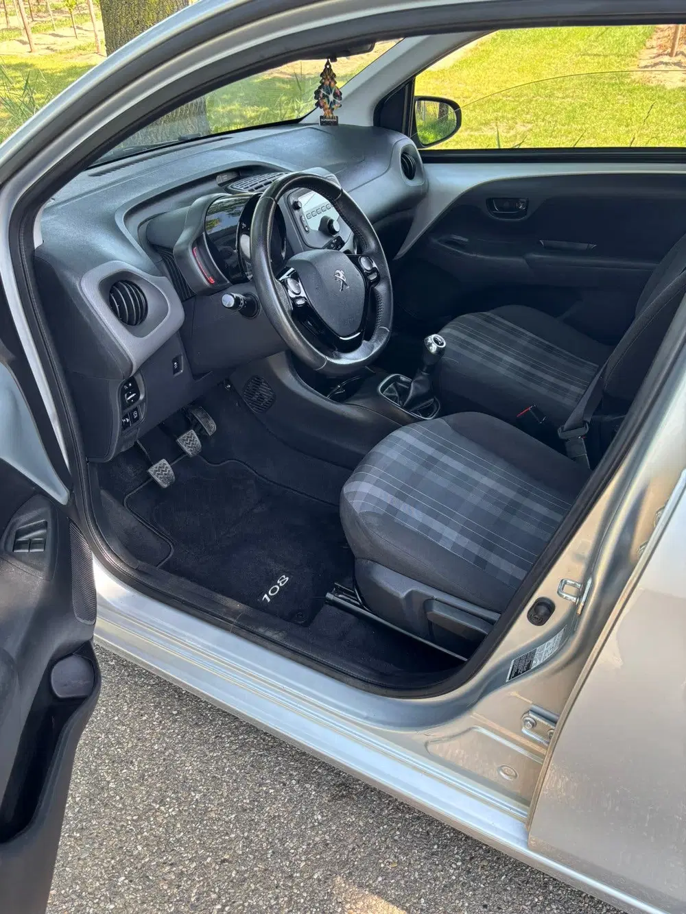 Peugeot 108 1.0 E-vti 72pk 5D 2020 Grijs Airco uit 2020, foto 12