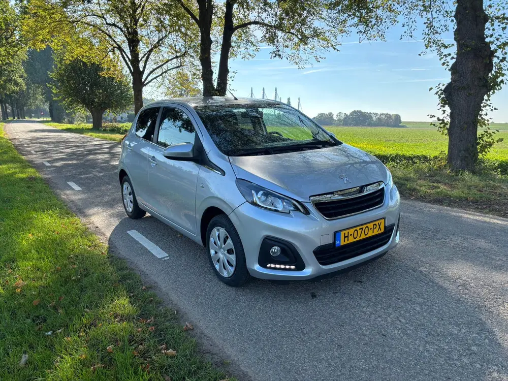 Peugeot 108 1.0 E-vti 72pk 5D 2020 Grijs Airco uit 2020, foto 2