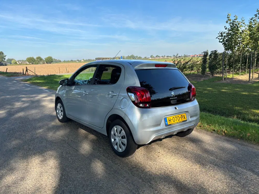Peugeot 108 1.0 E-vti 72pk 5D 2020 Grijs Airco uit 2020, foto 3