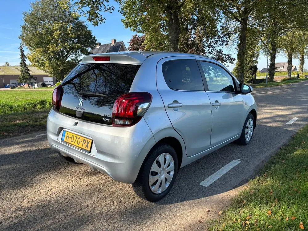Peugeot 108 1.0 E-vti 72pk 5D 2020 Grijs Airco uit 2020, foto 5