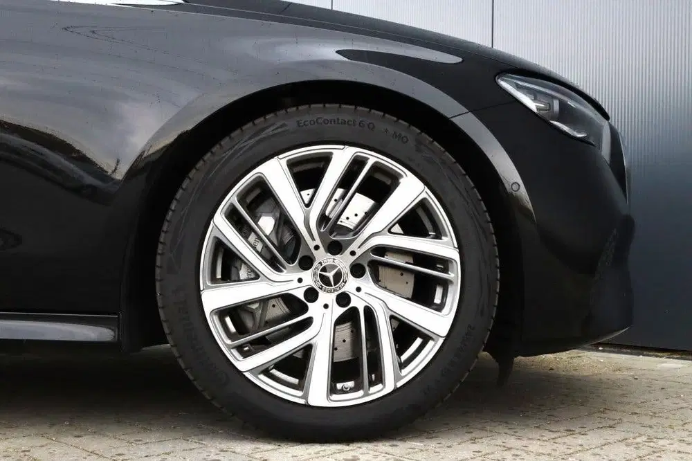 Mercedes-Benz E-Klasse 300e Avantgarde Plus 108km Tre uit 2024, foto 11