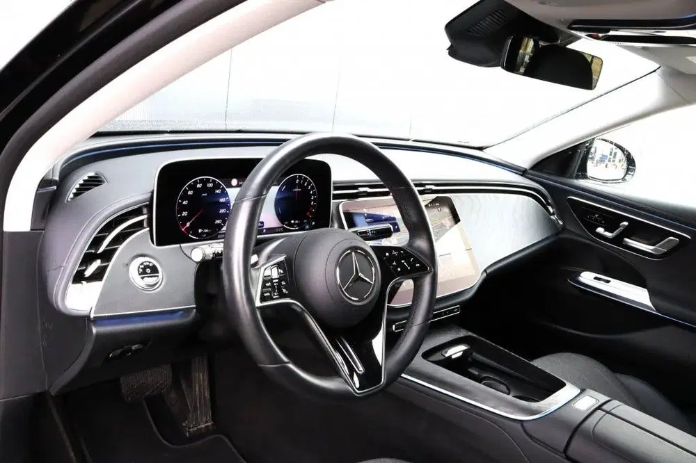 Mercedes-Benz E-Klasse 300e Avantgarde Plus 108km Tre uit 2024, foto 14