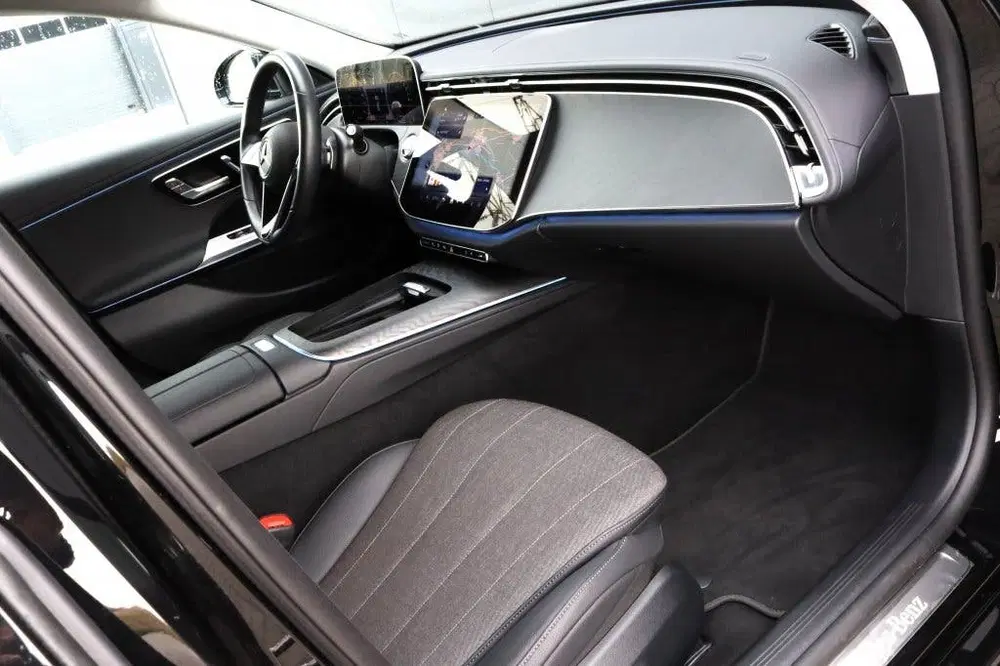 Mercedes-Benz E-Klasse 300e Avantgarde Plus 108km Tre uit 2024, foto 15