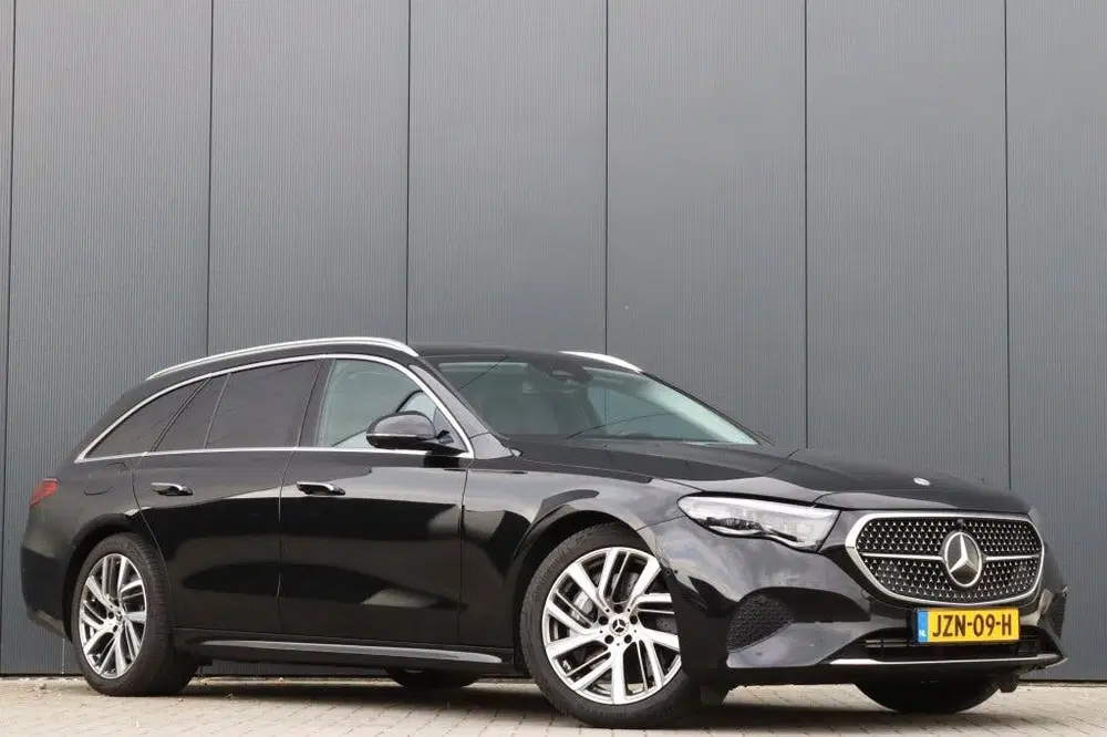 Mercedes-Benz E-Klasse 300e Avantgarde Plus 108km Tre uit 2024, foto 5